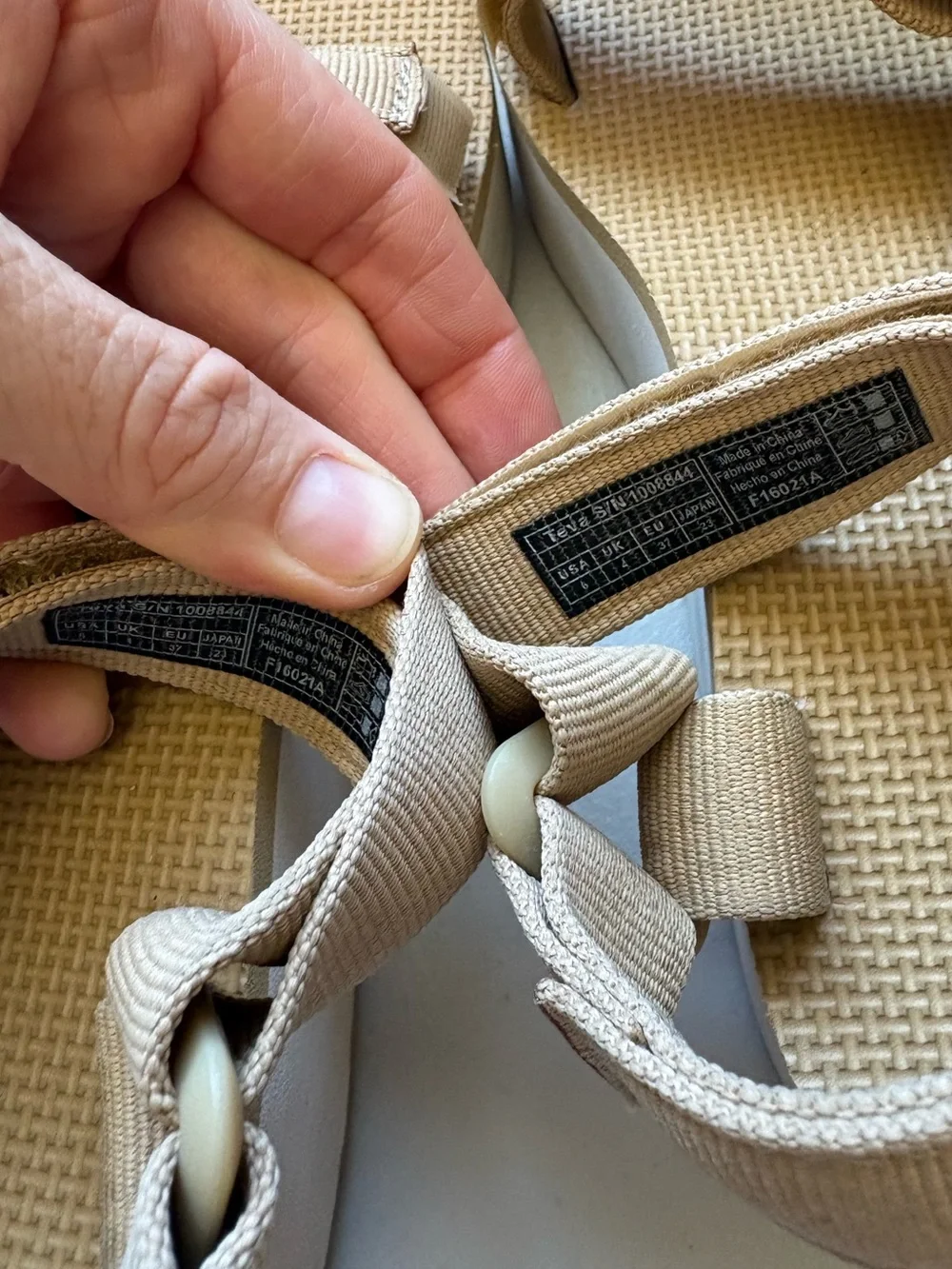 TEVA WOMEN'S FLATFORM UNIVERSAL SANDAL LARK SIZE 6